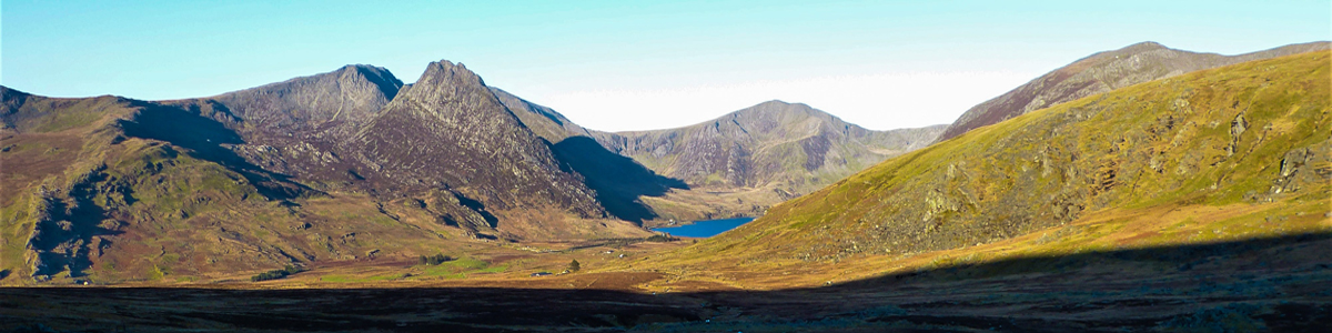 Y Glyderau a Llyn Ogwen (Gethin J Davies)